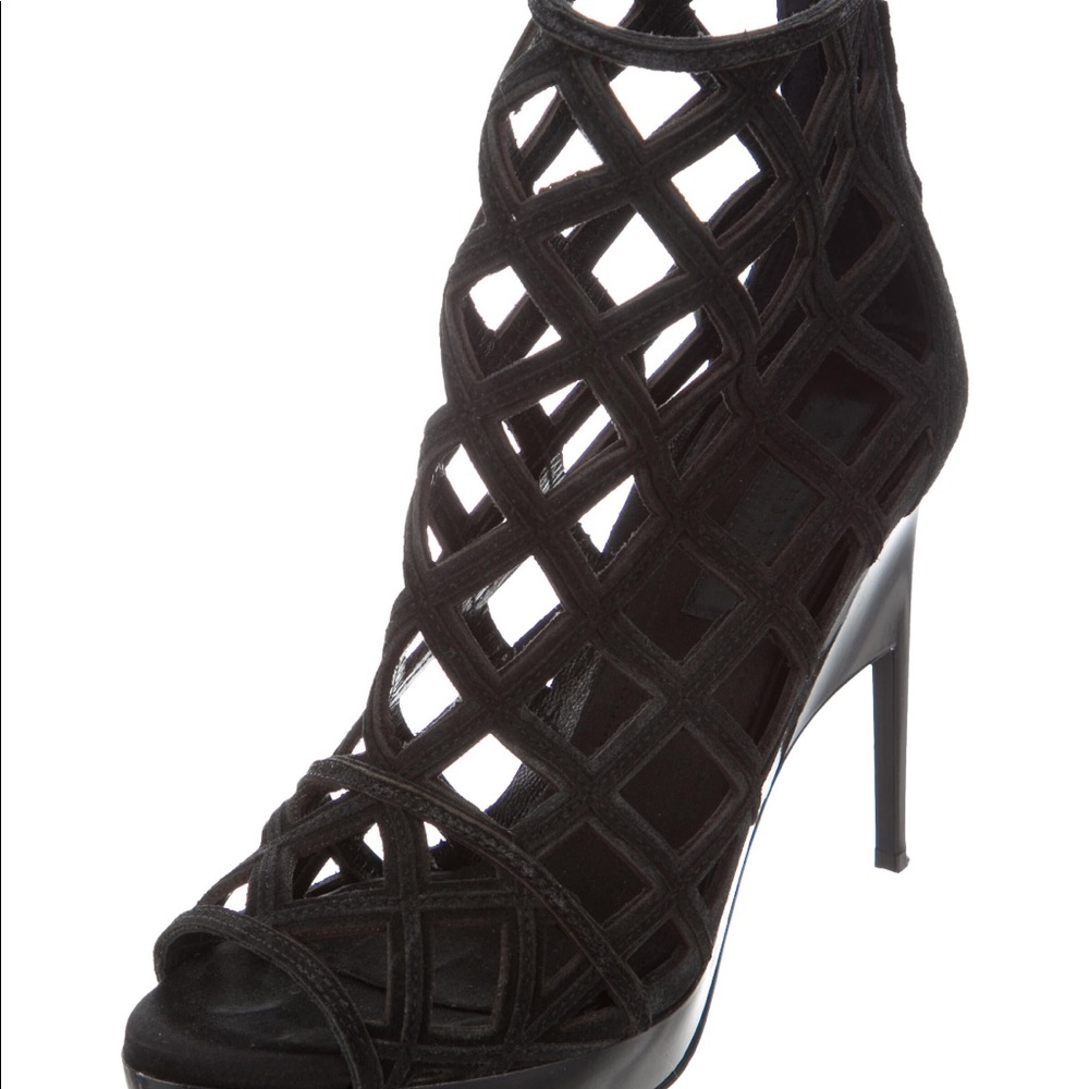 Authentic Burberry pumps - Picture 4 of 5